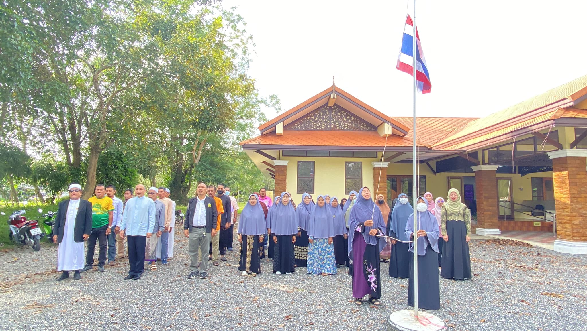 โครงการสูงวัยอย่างมีคุณค่า สู่วัยชราอย่างมีความสุข(โรงเรียนผู้สูงอายุตำบลยะรัง)