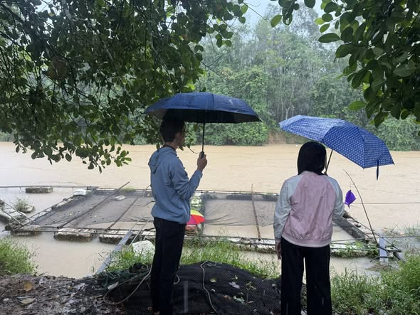 ลงพื้นที่สำรวจ พื้นที่เสี่ยงน้ำท่วม เพื่อเฝ้าระวังและป้องกันน้ำท่วม ในพื้นที่เขตองค์การบริหารส่วนตําบลยะรัง